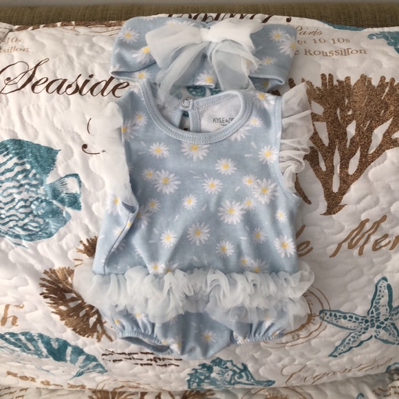 Kyle & Deena daisy tutu romper w matching headband. NWOT. 3-6 months. - Picture 2 of 5